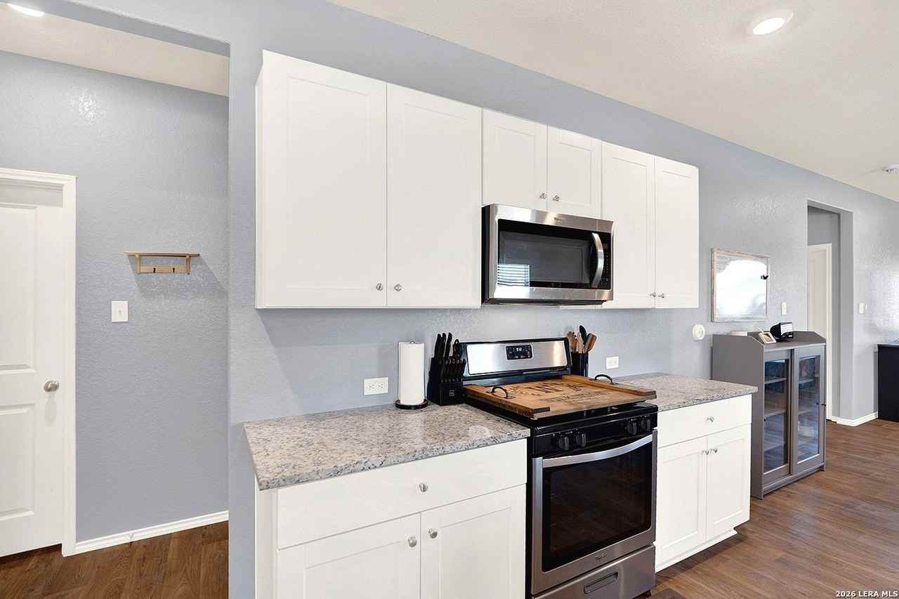 4347 Lake Ritter St - Photo 4 of 40