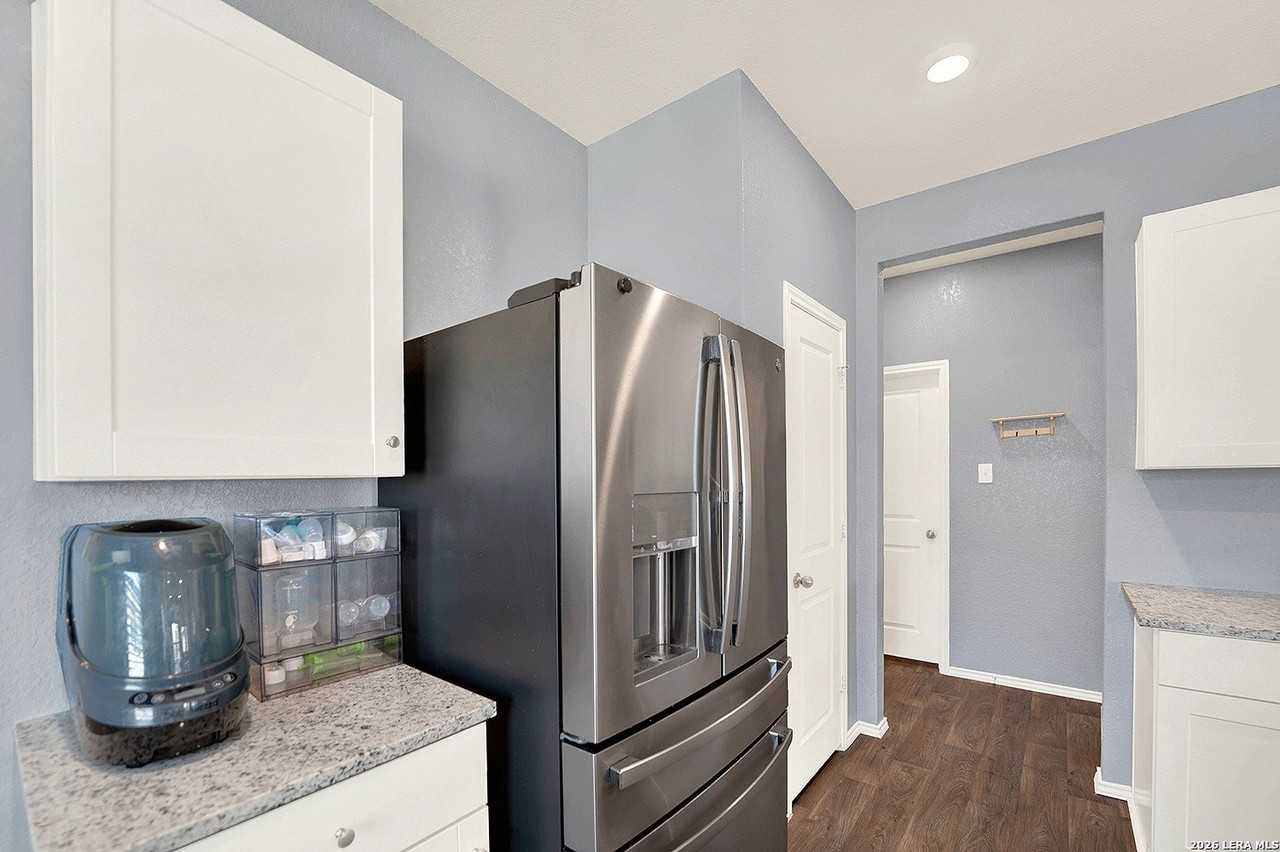 4347 Lake Ritter St - Photo 5 of 40