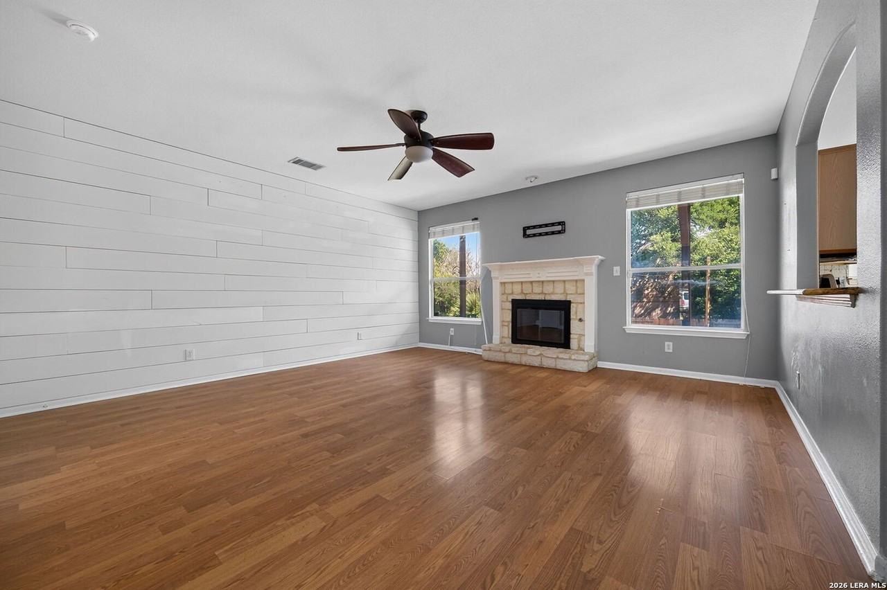 1506 Crescent Pt - Photo 6 of 36