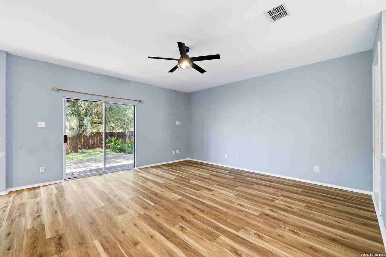 7101 Avery Rd - Photo 5 of 26