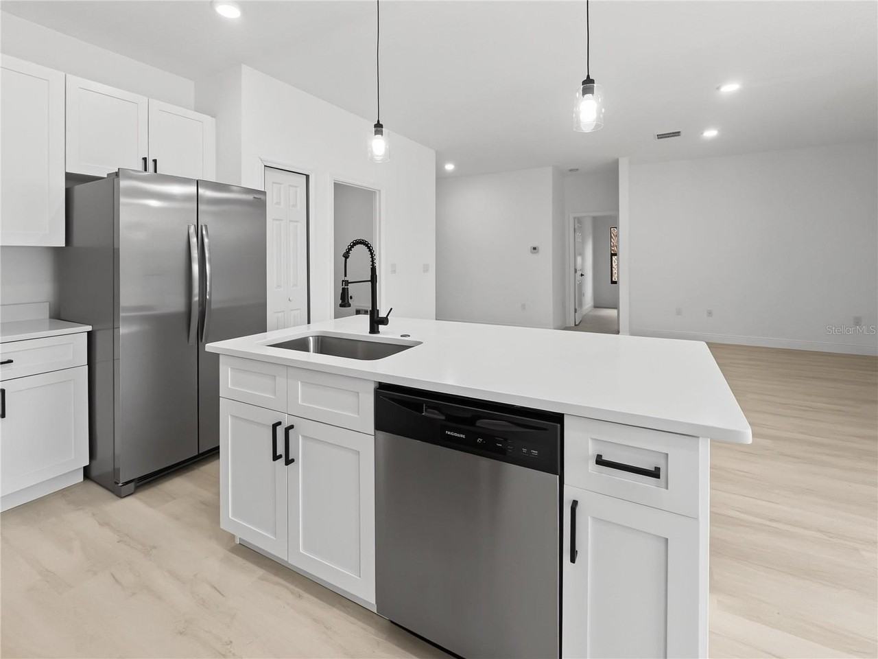 2338 Littlefield Ln - Photo 5 of 15