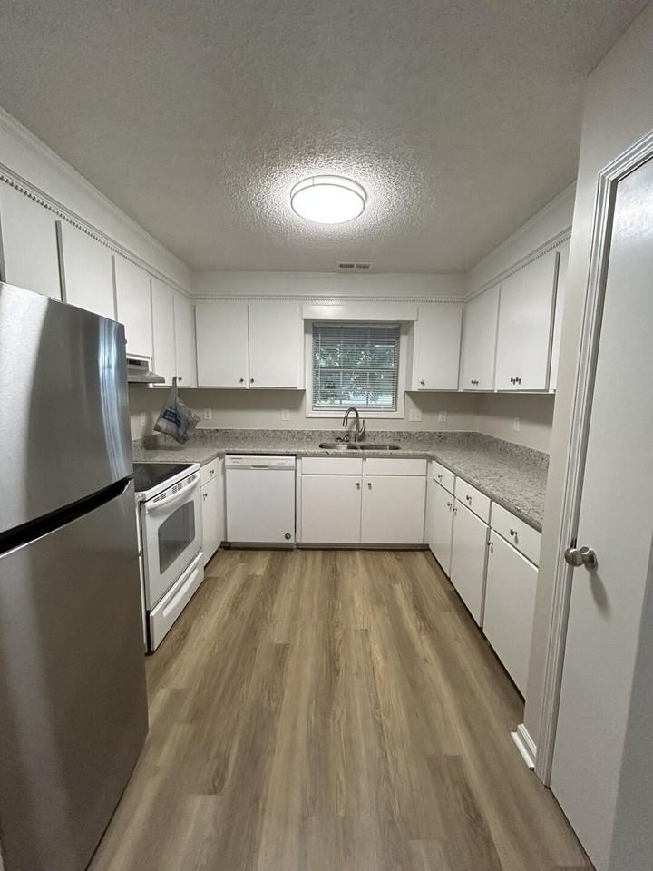 3395 Bolden Ln - Photo 2 of 21