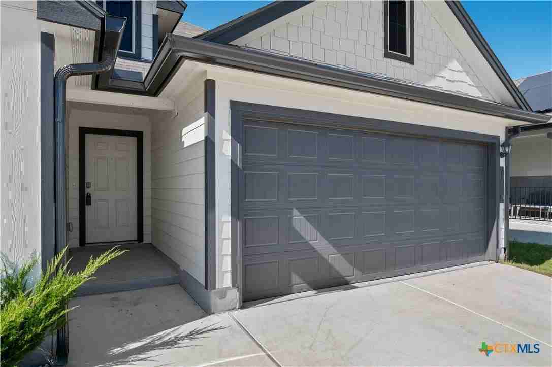 1430 Piedmont St - Photo 4 of 34