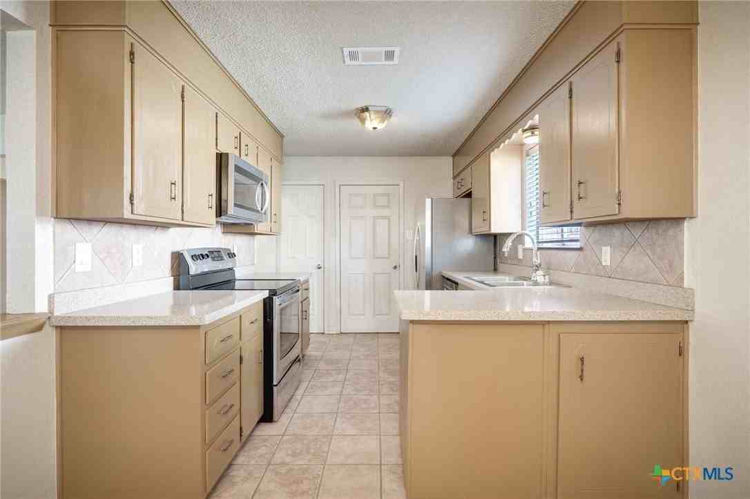 1703 Kingman Rd - Photo 5 of 15