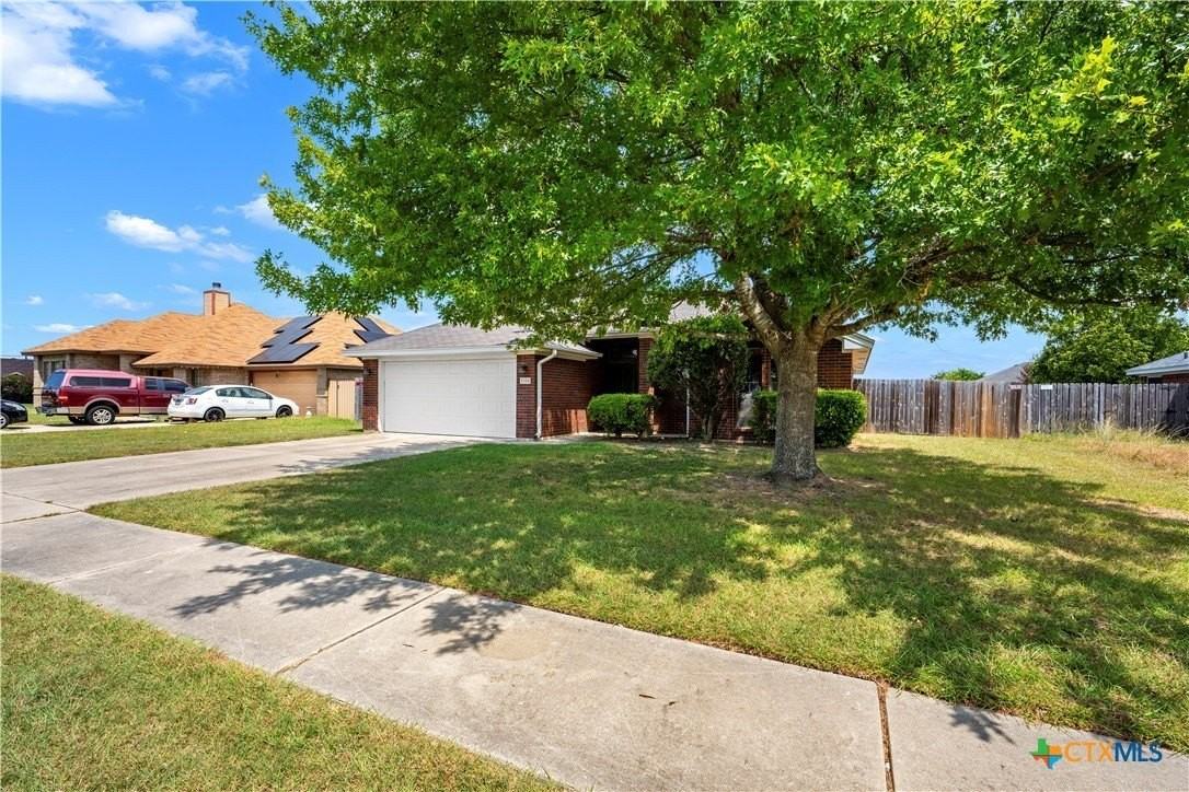 5104 James Loop - Photo 3 of 30
