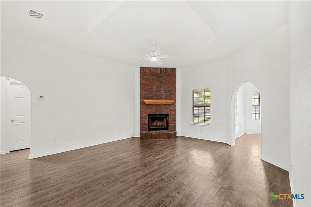 5104 James Loop - Photo 7 of 30