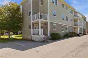 featured image of 231 Maple Ave #201