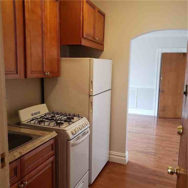 623 Pontiac Ave - Photo 2 of 7