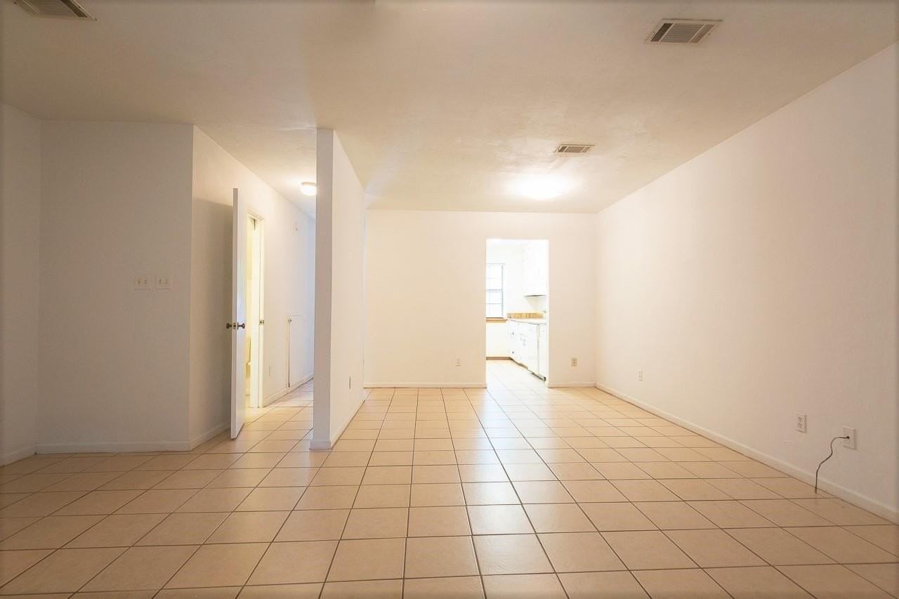 1210 Hidden Pl - Photo 3 of 16