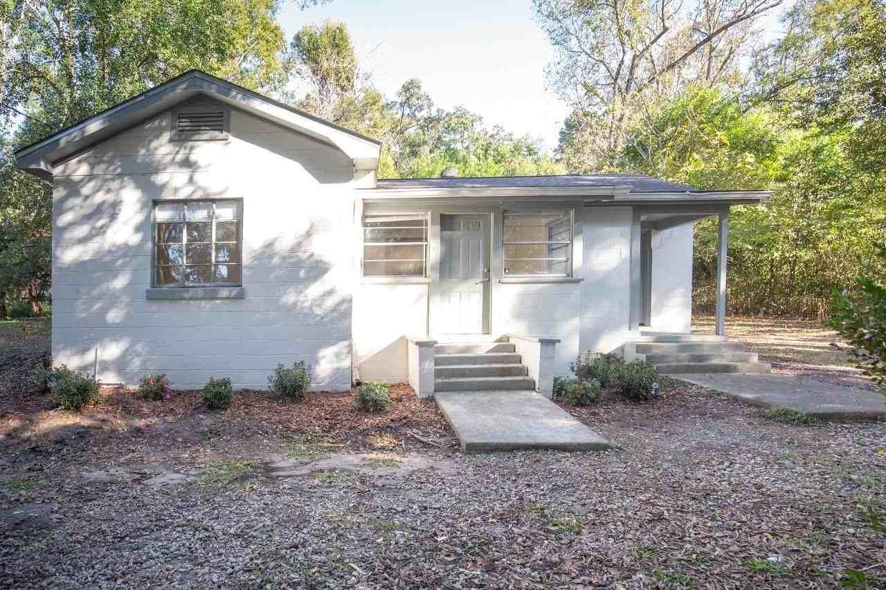 135 Columbia Dr - Photo 2 of 17