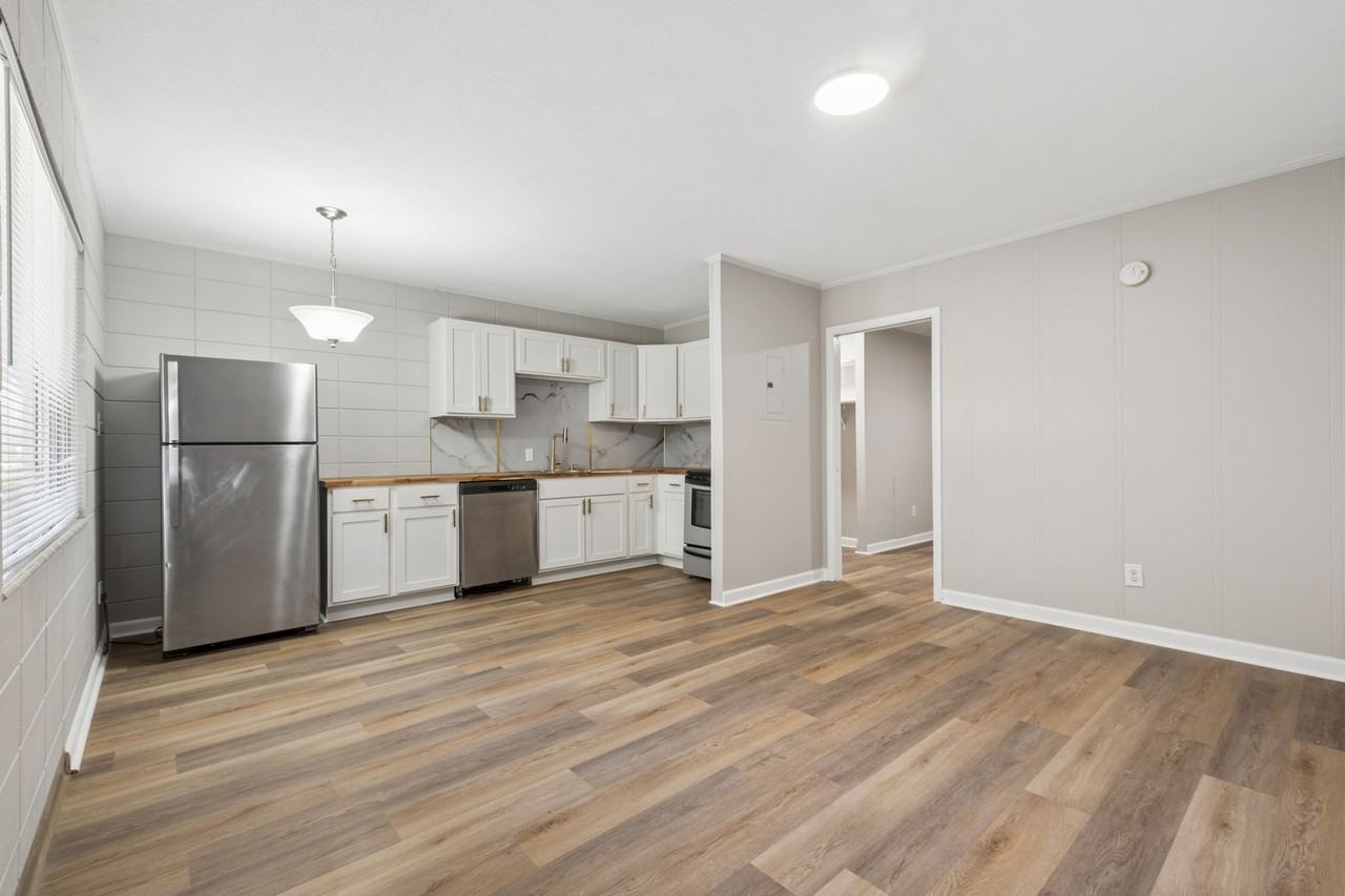 1312 N Adams St #3 - Photo 4 of 17