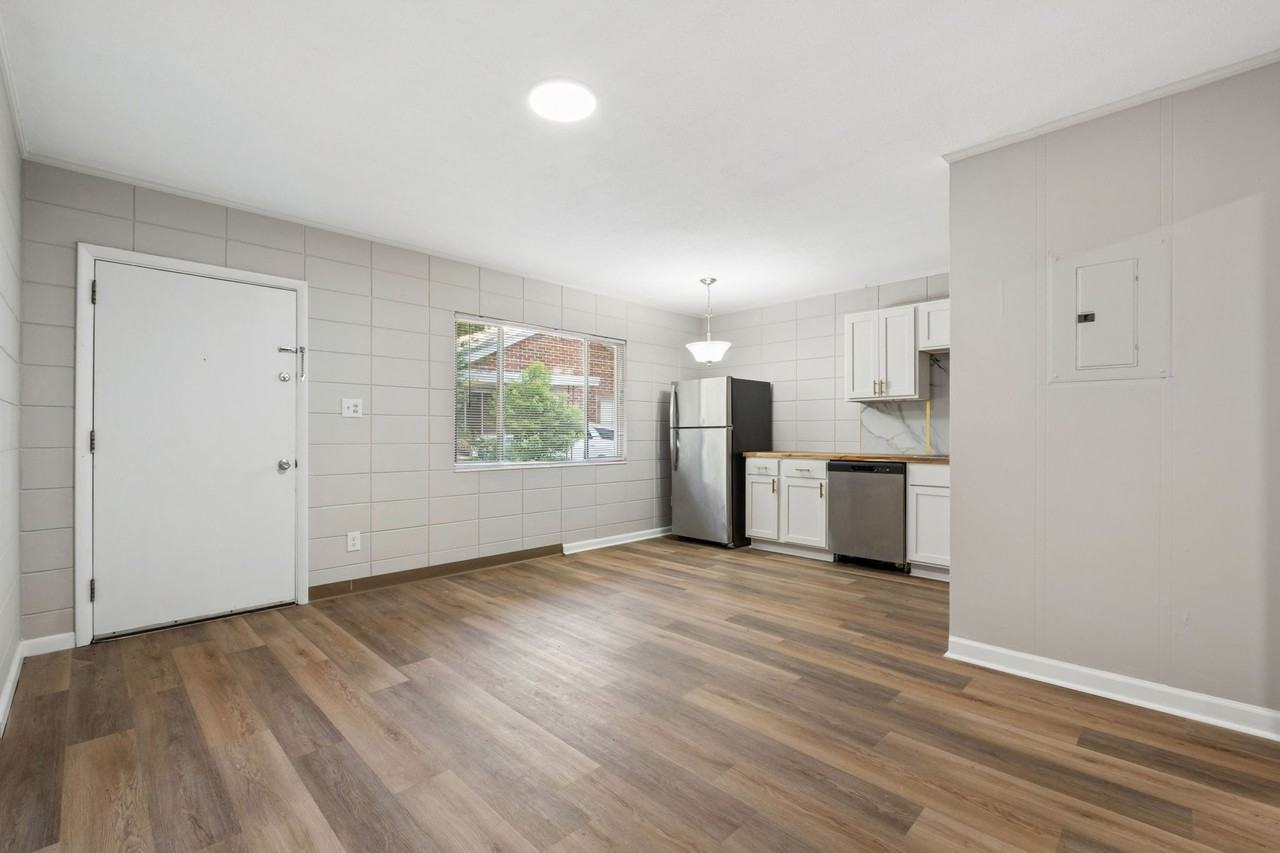 1312 N Adams St #3 - Photo 5 of 17