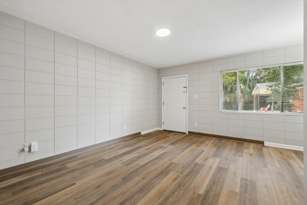 1312 N Adams St #3 - Photo 6 of 17