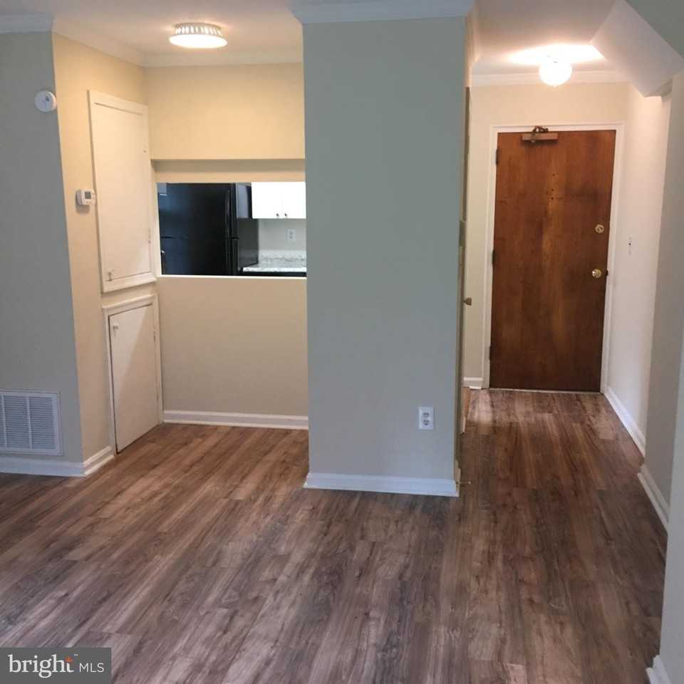 2055 38th St Se #101 - Photo 2 of 11