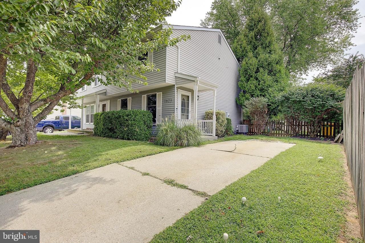 1623 Secretariat Dr - Photo 2 of 33