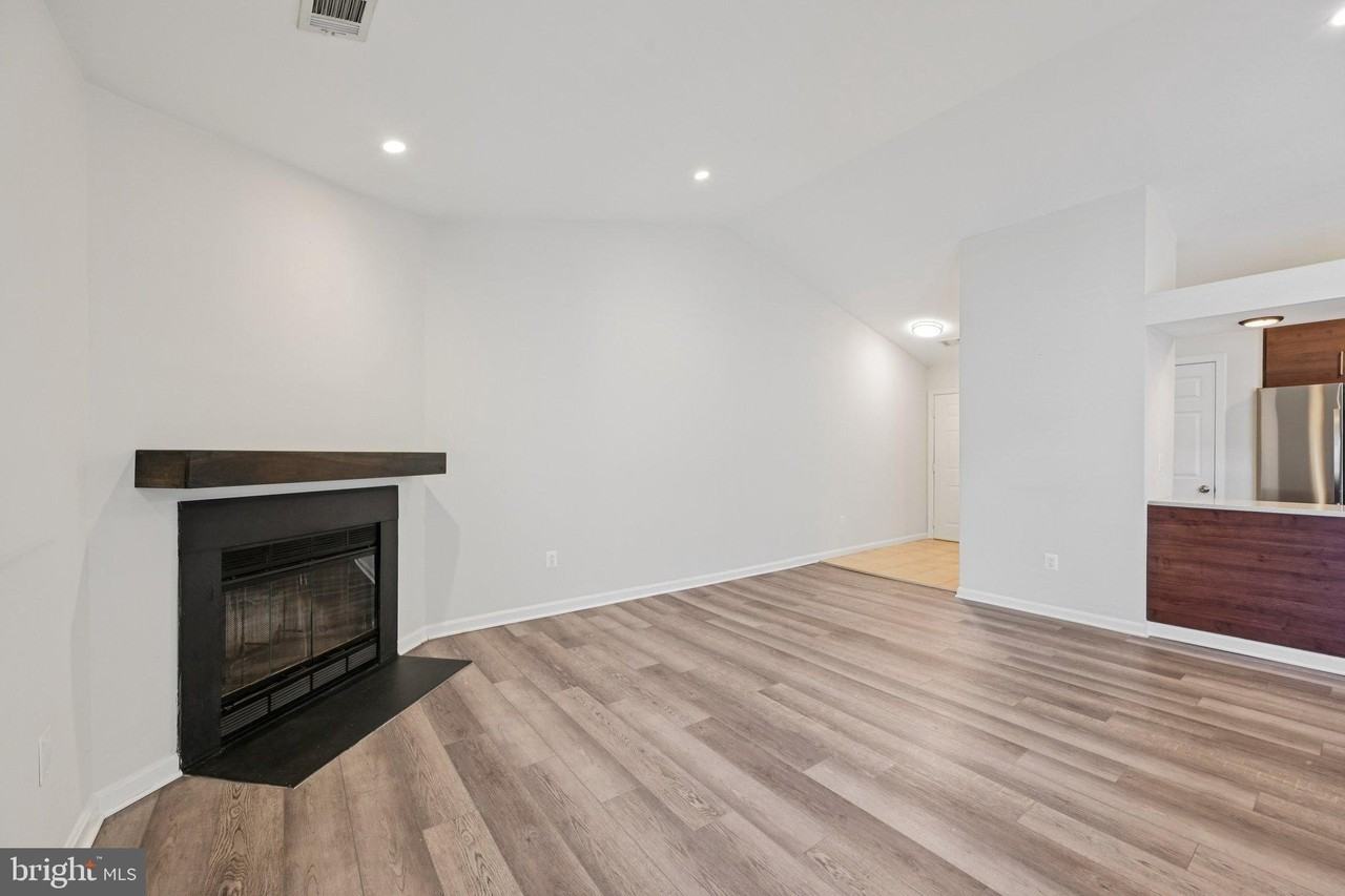 2104 Whitehall Rd #2B - Photo 7 of 37