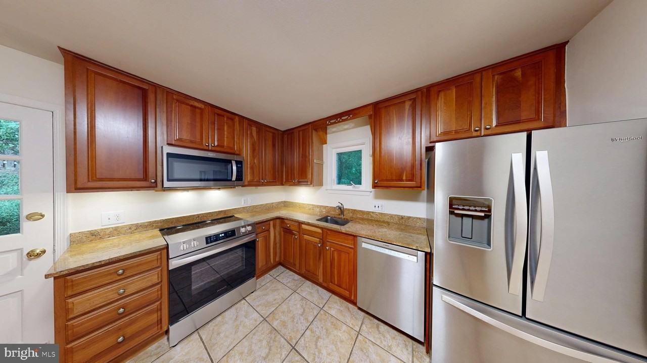 6703 Rannoch Rd - Photo 2 of 27