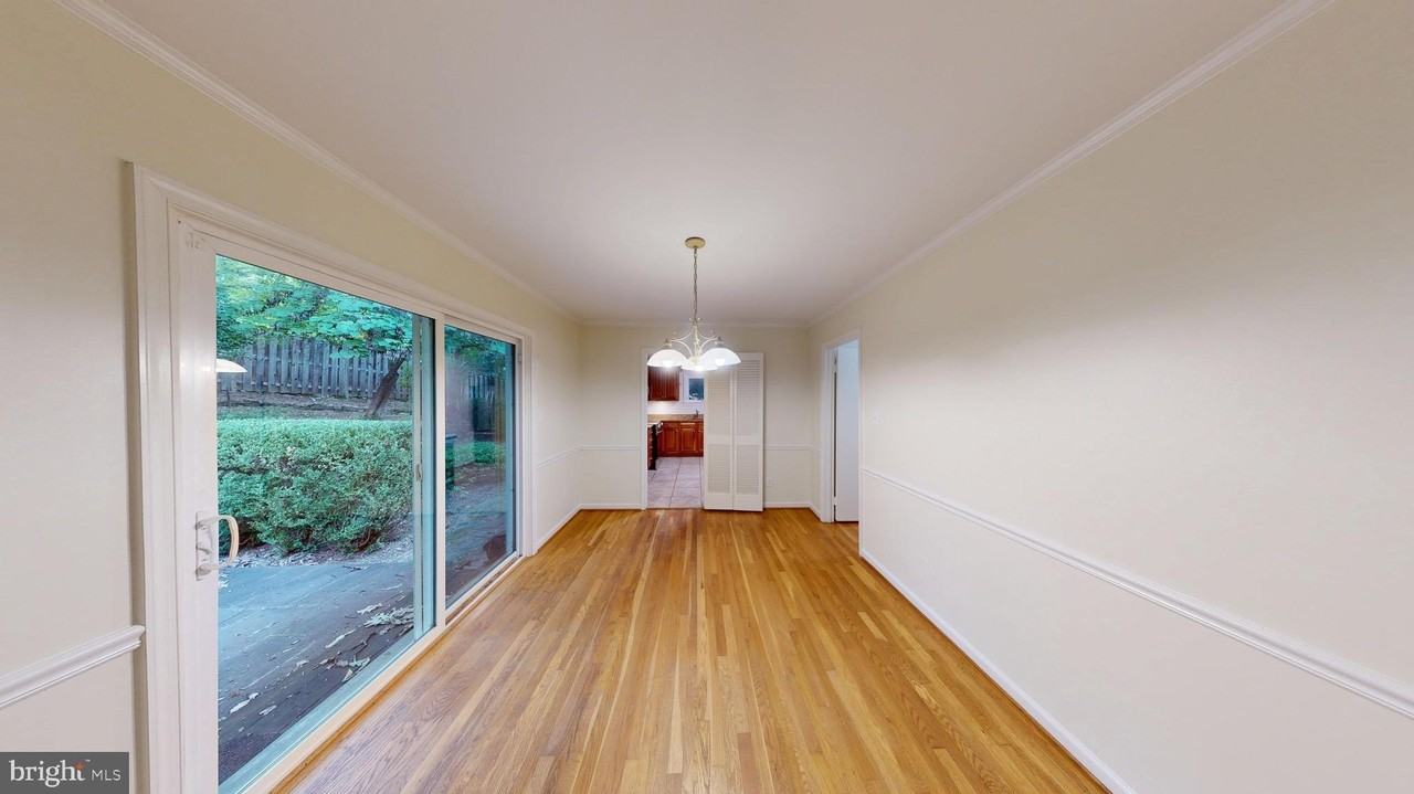 6703 Rannoch Rd - Photo 3 of 27