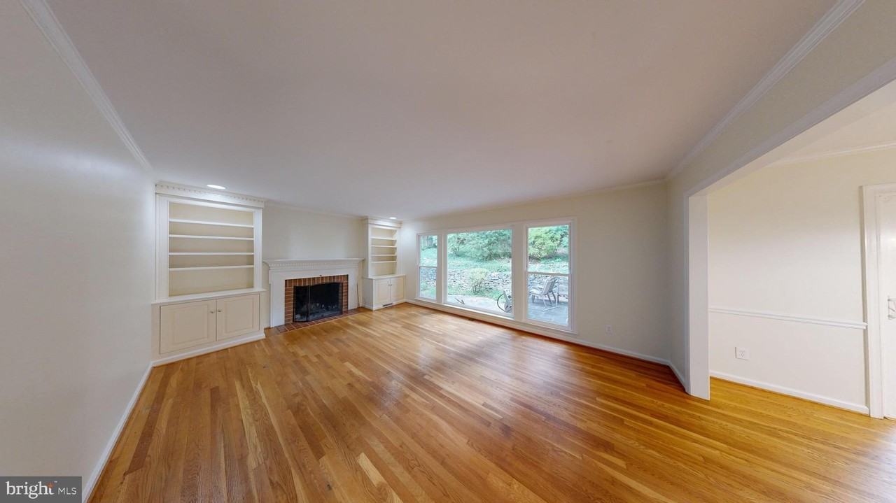 6703 Rannoch Rd - Photo 5 of 27