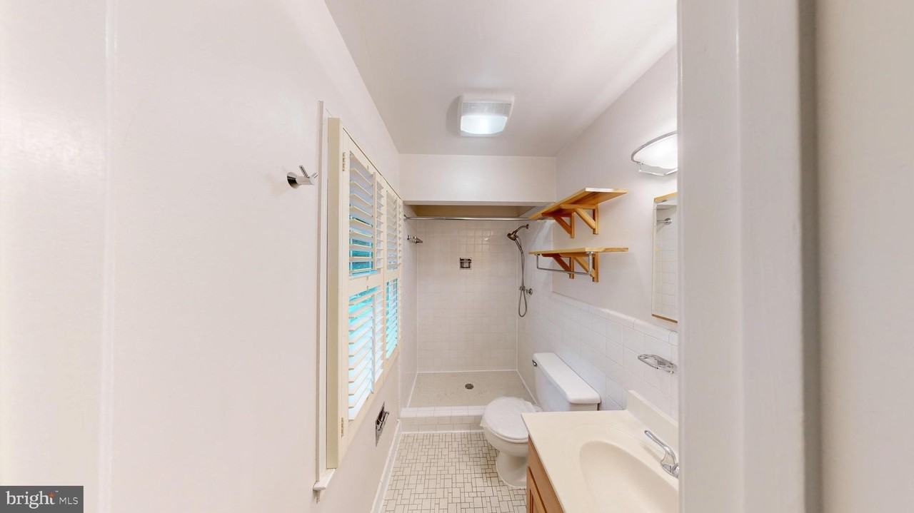 6703 Rannoch Rd - Photo 7 of 27