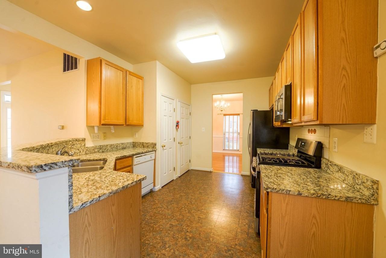 303 Highland Ridge Ave - Photo 6 of 18