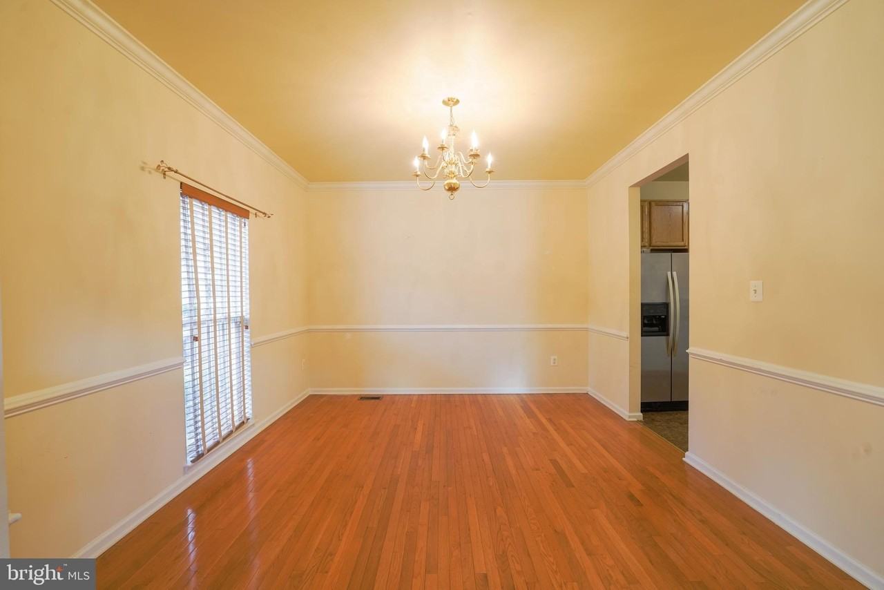 303 Highland Ridge Ave - Photo 7 of 18