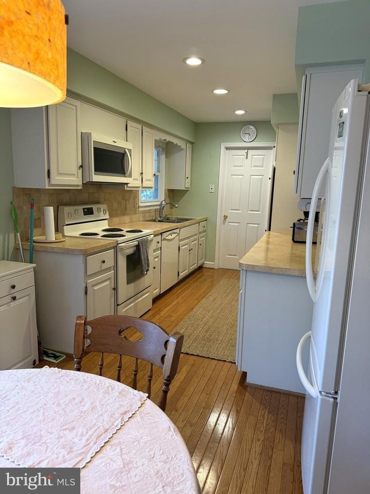 3608 Old Baltimore Dr - Photo 3 of 20