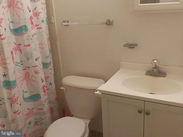 1010 Julian Pl - Photo 7 of 11