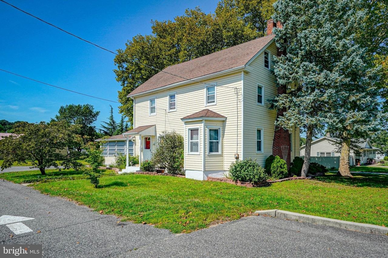 164 Franklin St - Photo 5 of 50