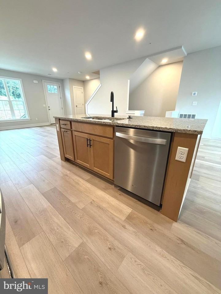 4125 Ridgeview Ave - Photo 5 of 36
