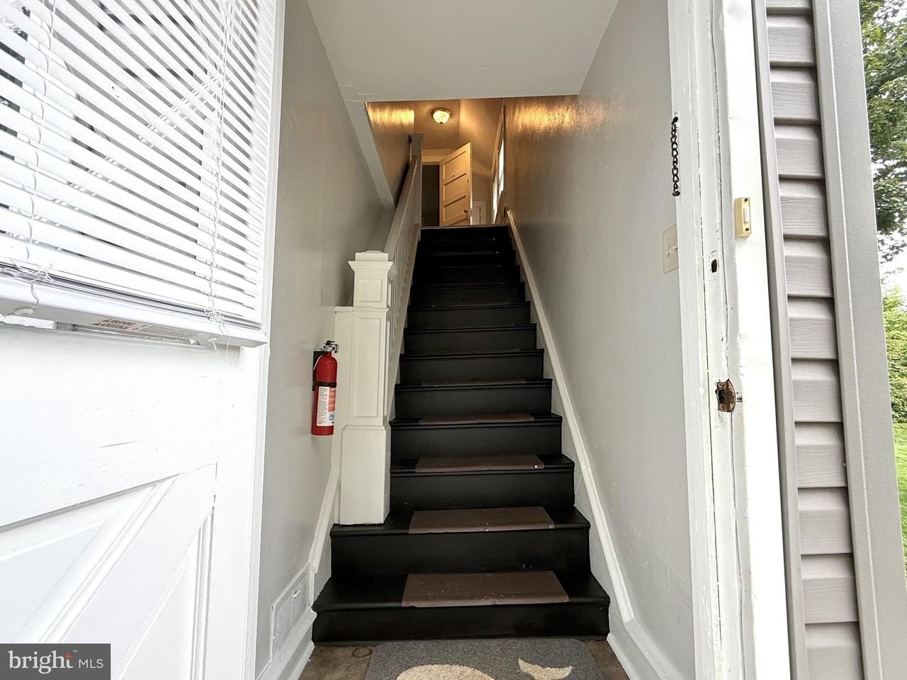 19 E Pothouse Rd - Photo 3 of 11