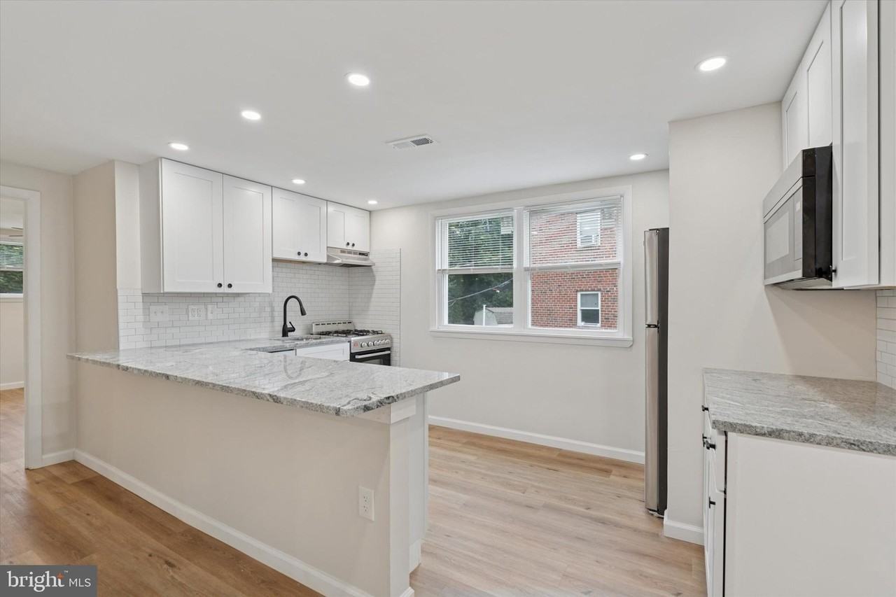 421 W Jefferson St #B