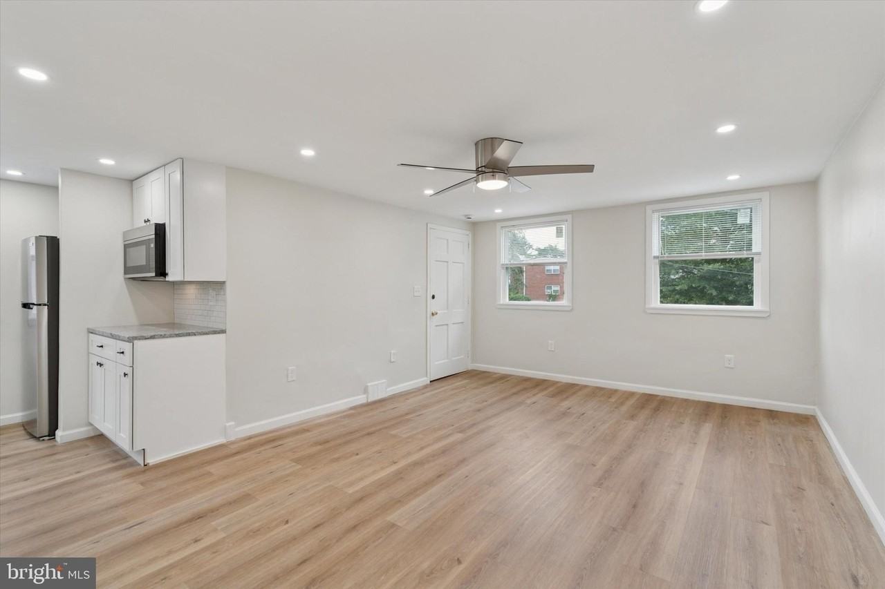 421 W Jefferson St #B - Photo 4 of 15
