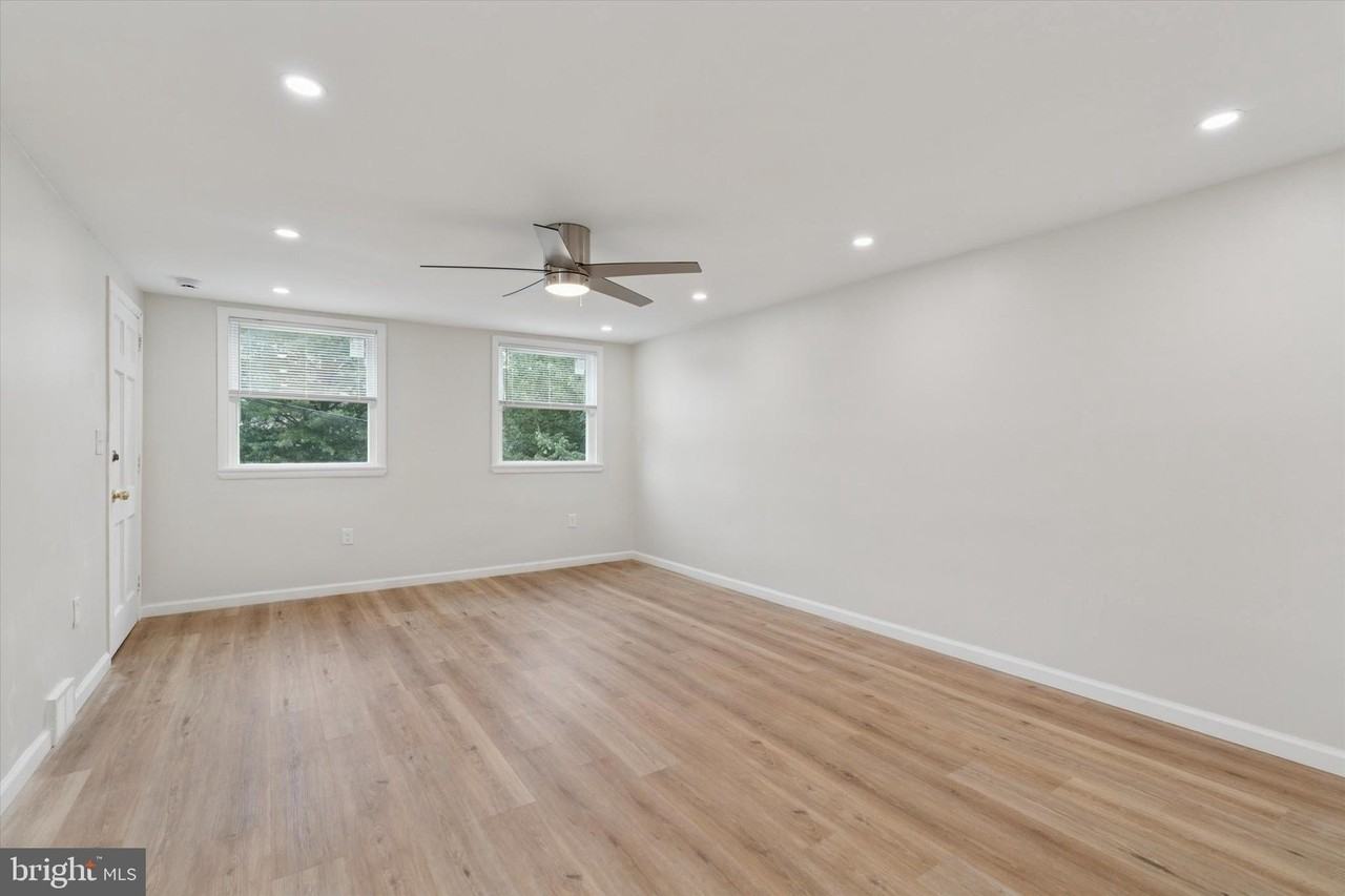 421 W Jefferson St #B - Photo 5 of 15