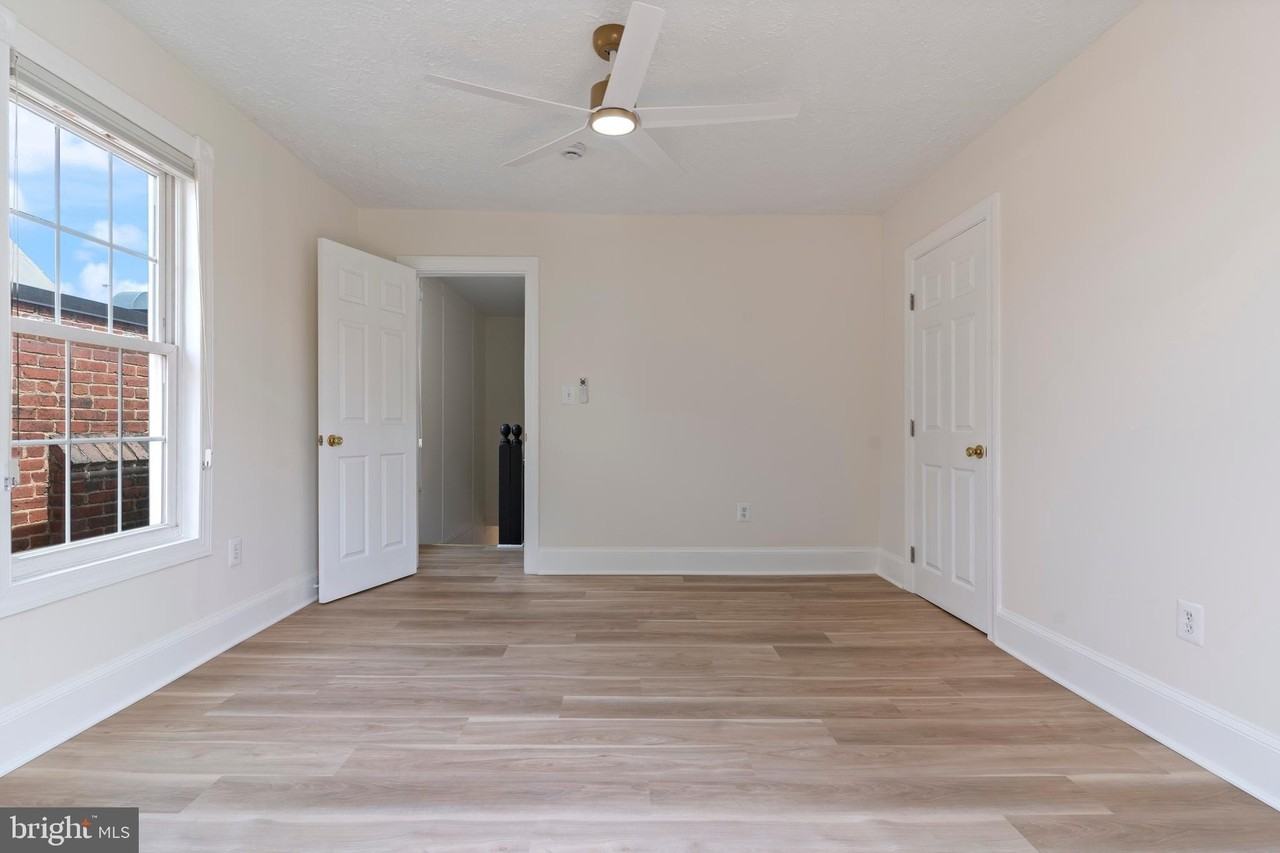 1506 Mount Vernon Ave #B - Photo 7 of 26