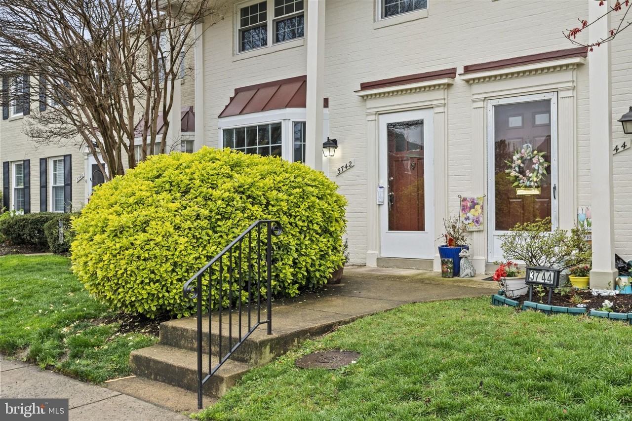 3742 Jason Ave - Photo 6 of 26