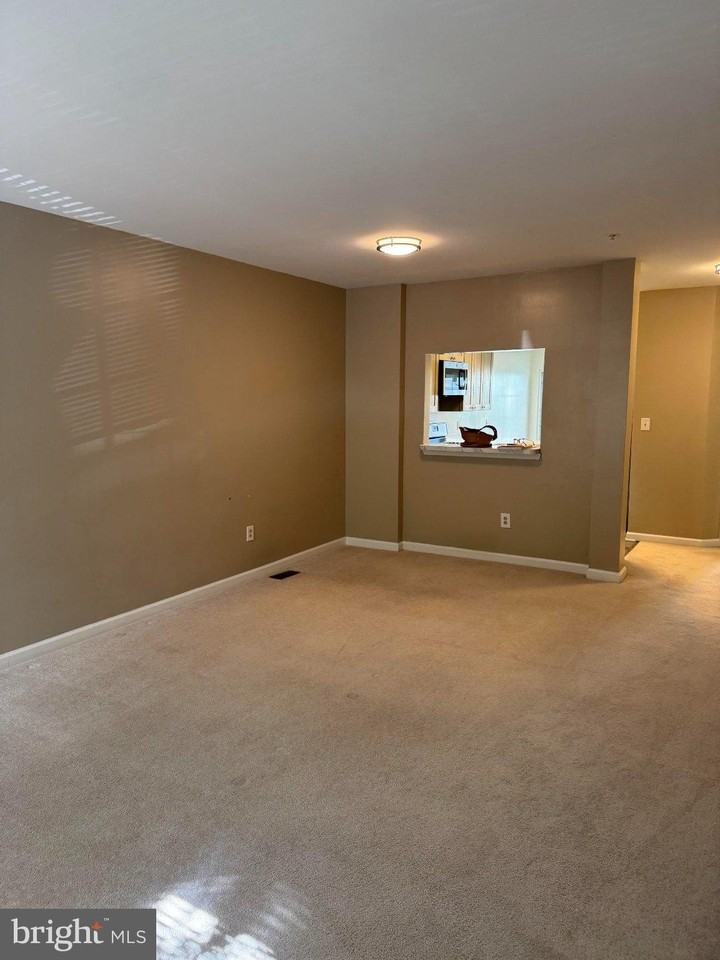 1588 Leeds Castle Dr #101 - Photo 3 of 13
