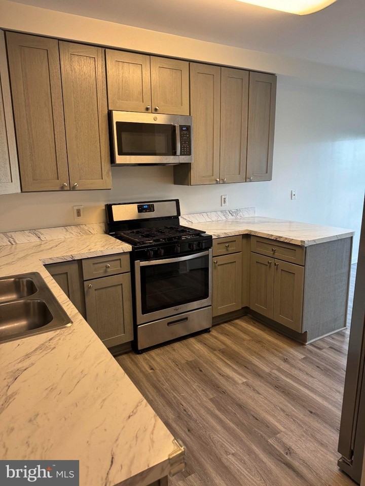 1588 Leeds Castle Dr #101 - Photo 4 of 13