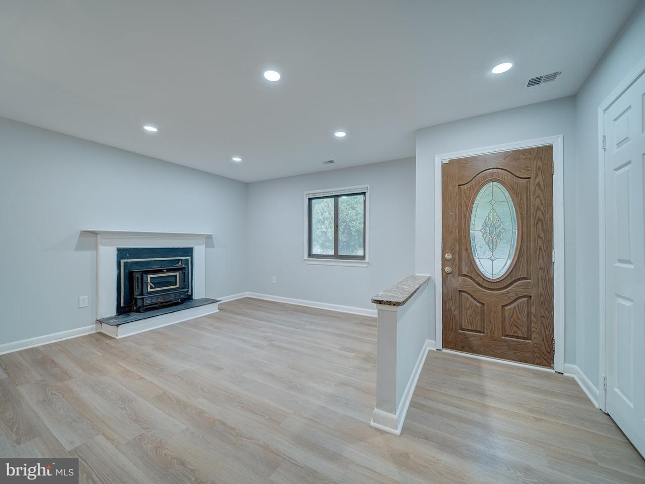 11301 Gatesborough Ln - Photo 4 of 40