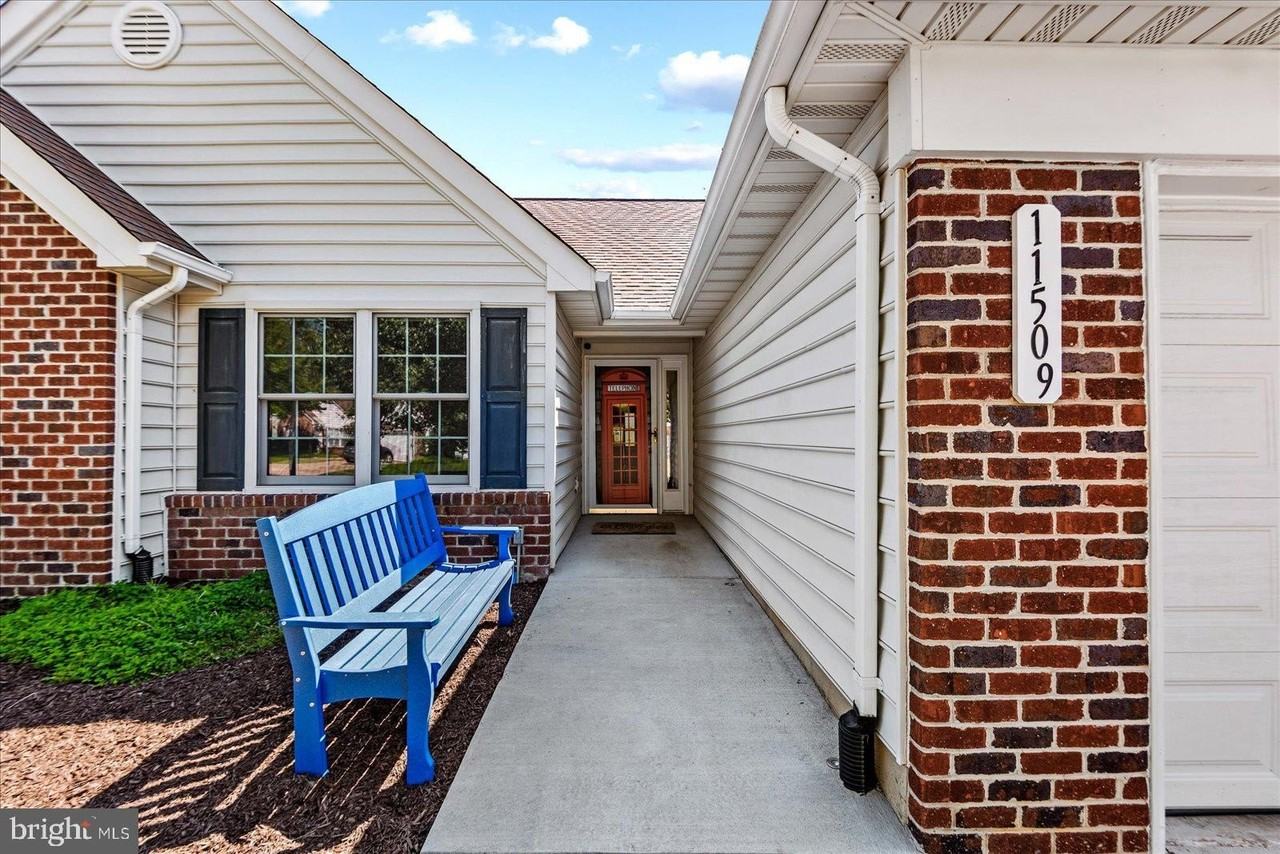 11509 Abingdon Ct - Photo 4 of 50
