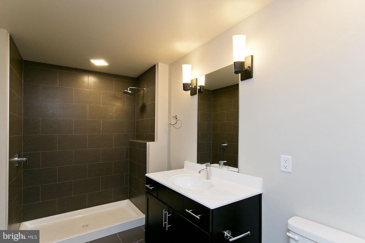 122 N Loudoun St #204 - Photo 2 of 13