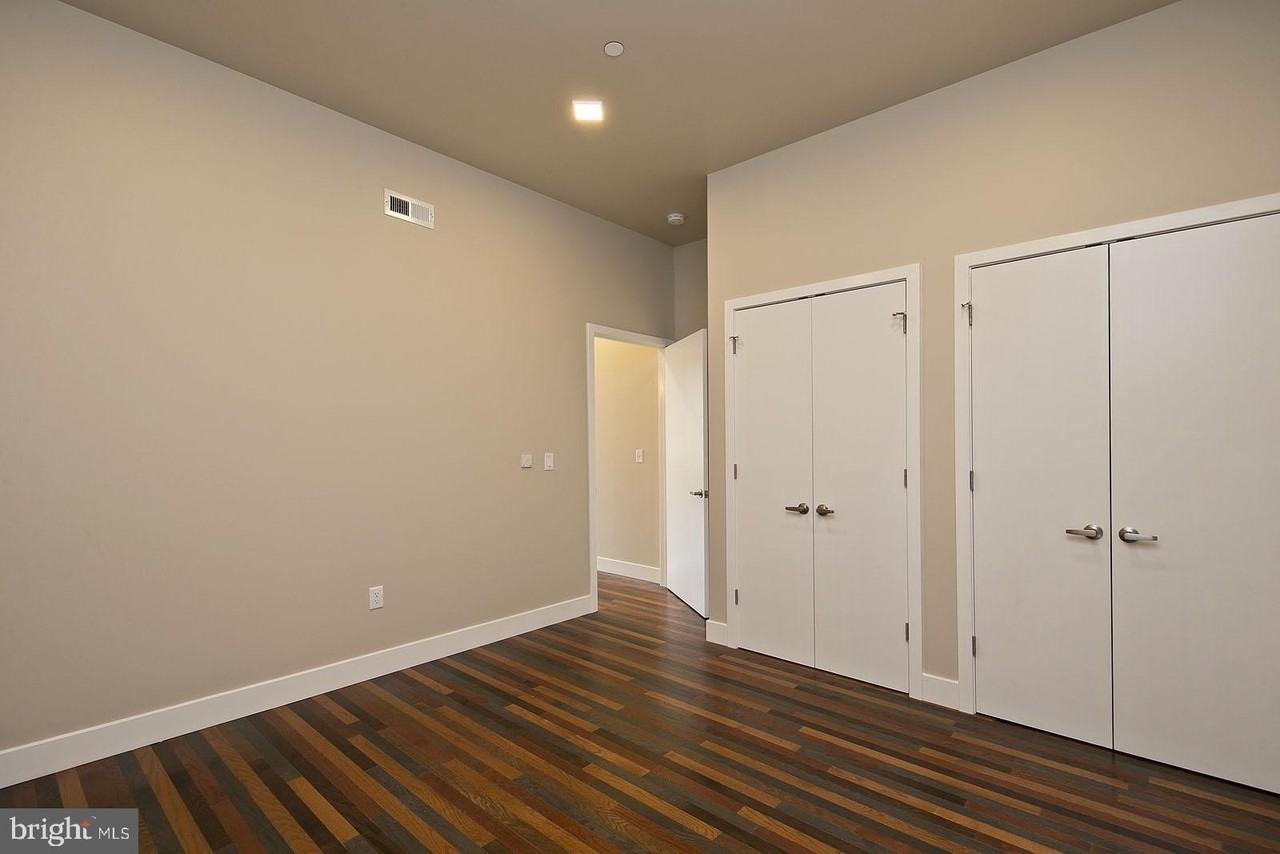 122 N Loudoun St #204 - Photo 3 of 13