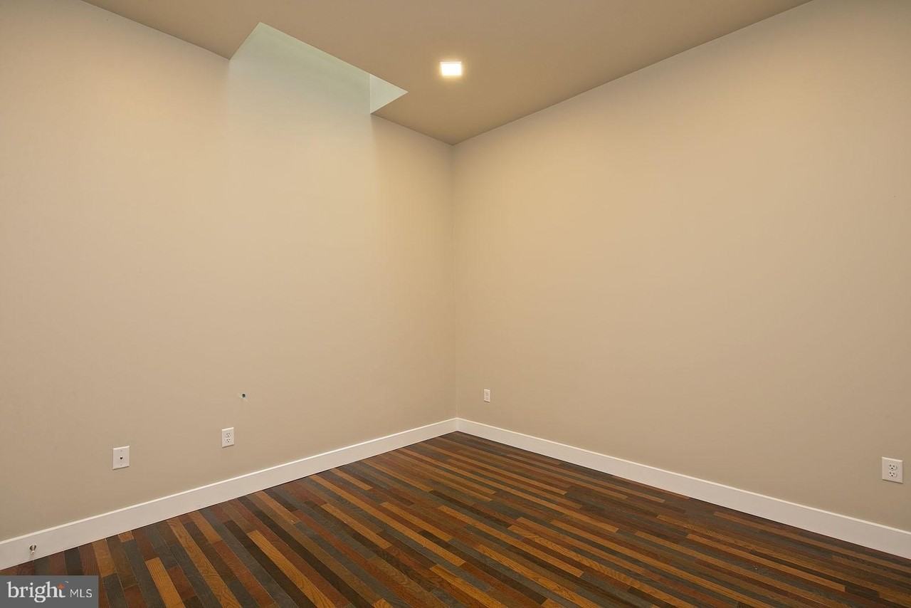 122 N Loudoun St #204 - Photo 5 of 13