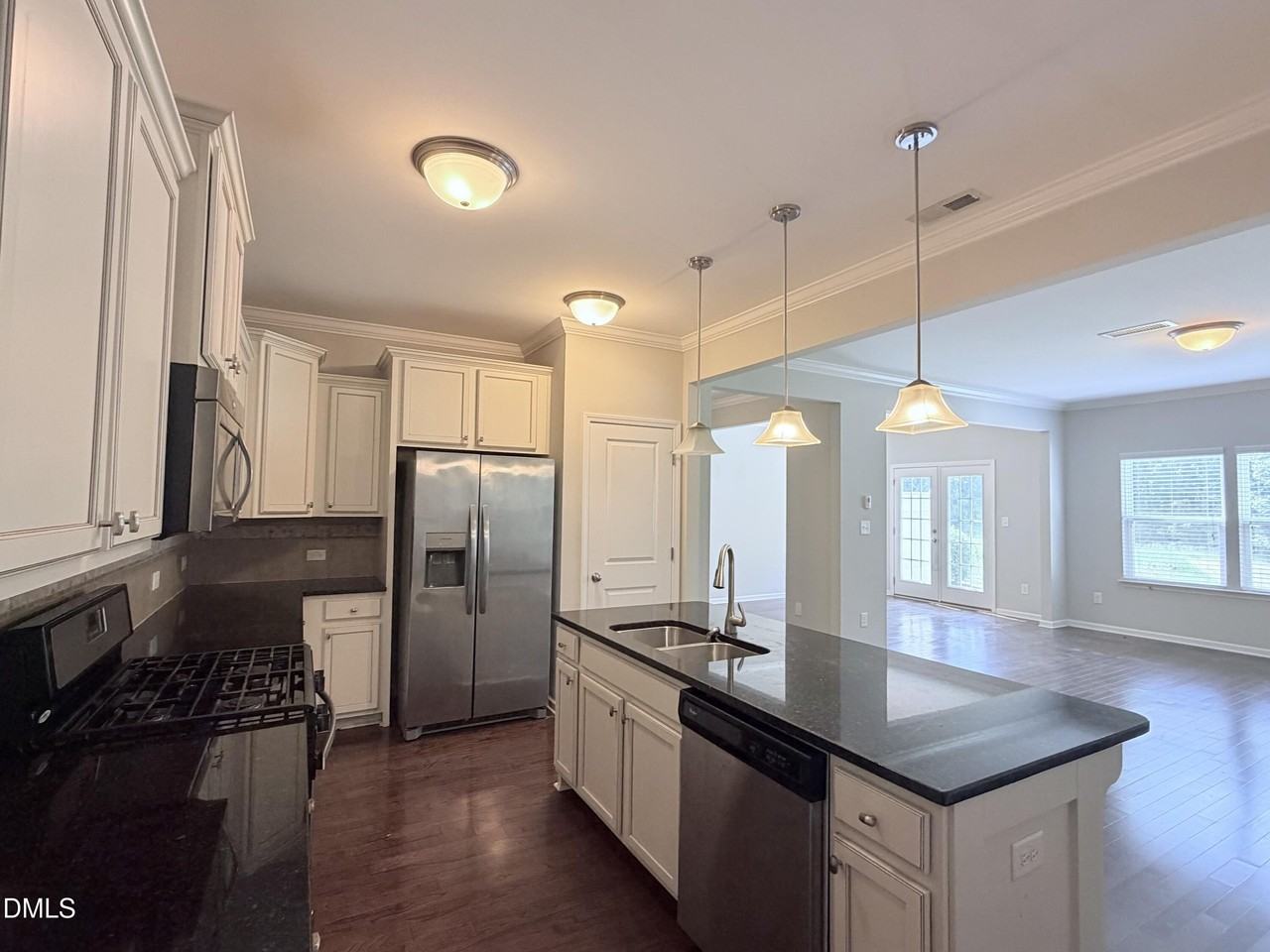 210 Hamlet Pl - Photo 2 of 18