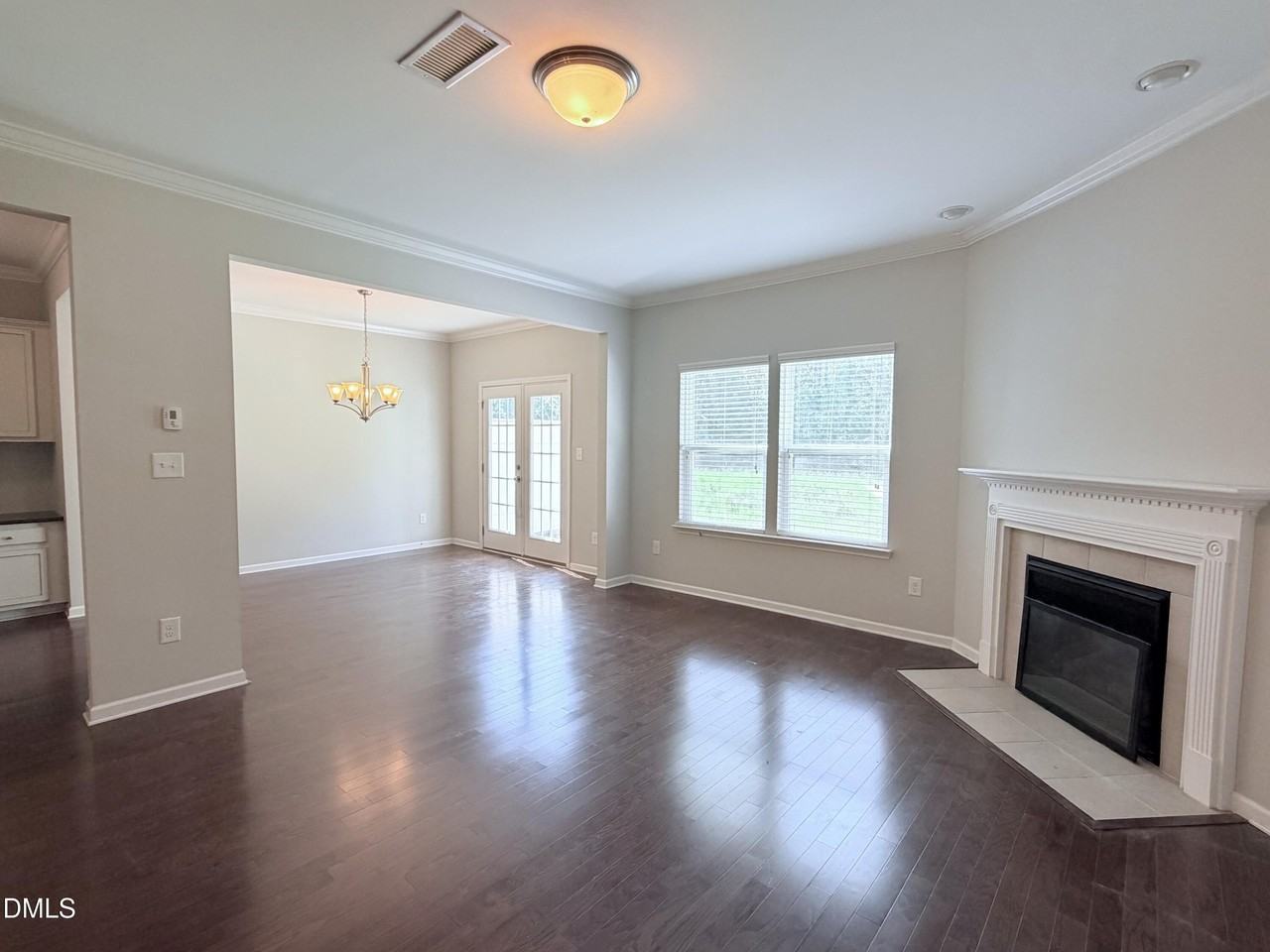 210 Hamlet Pl - Photo 3 of 18