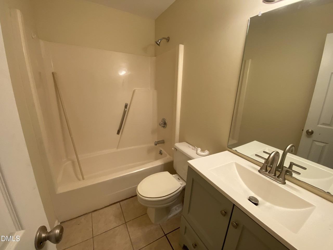 2420 Stadium Dr #E - Photo 6 of 10
