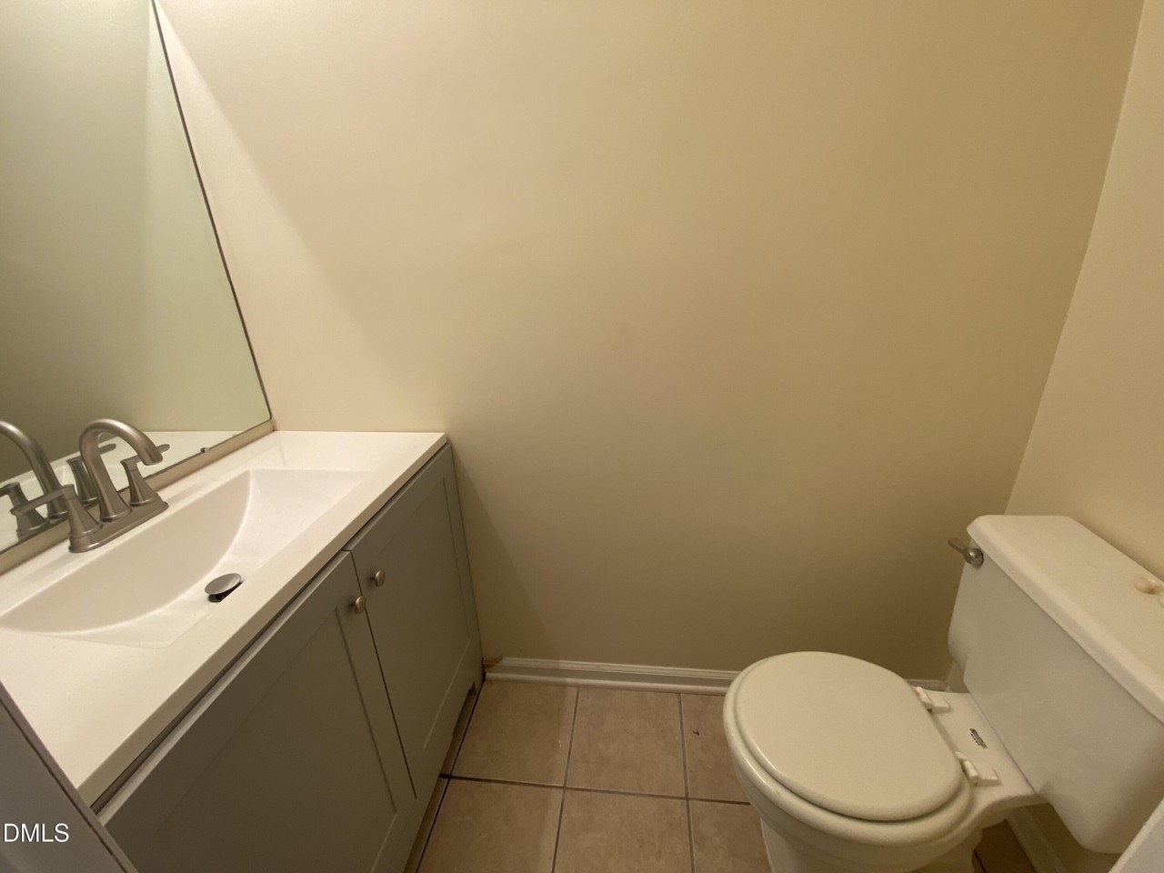 2420 Stadium Dr #E - Photo 7 of 10