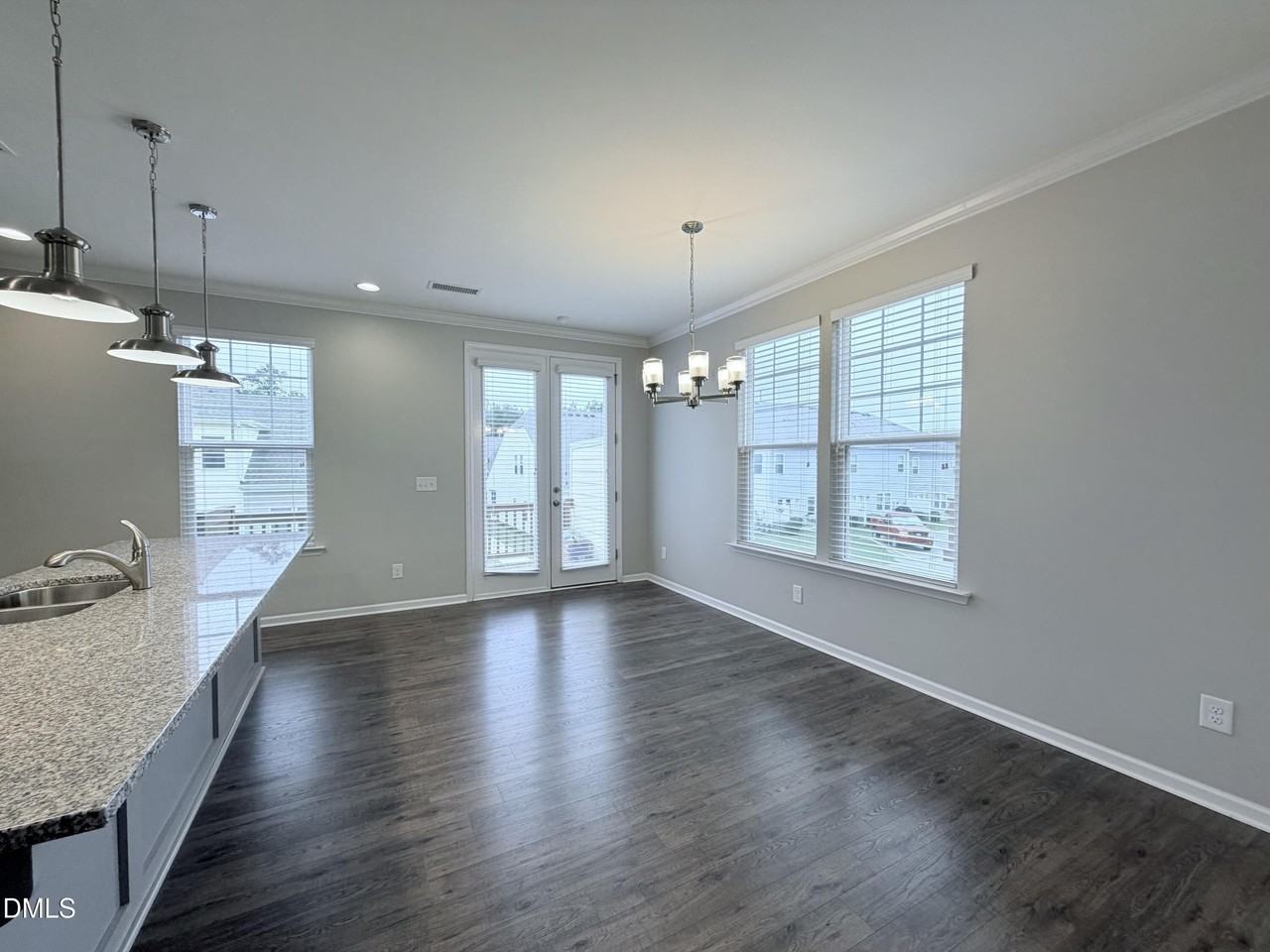565 Grand Central Sta - Photo 3 of 17
