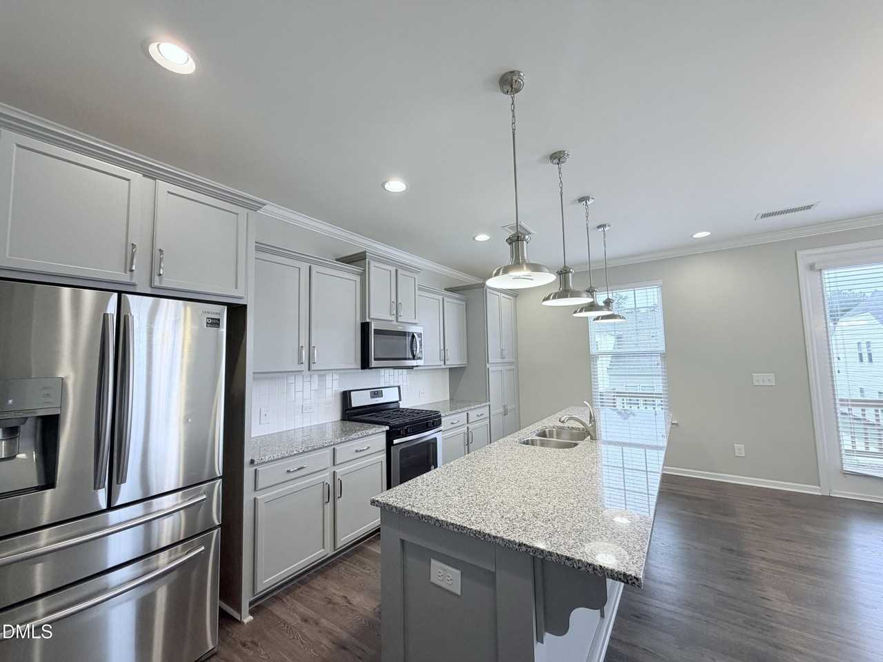 565 Grand Central Sta - Photo 4 of 17