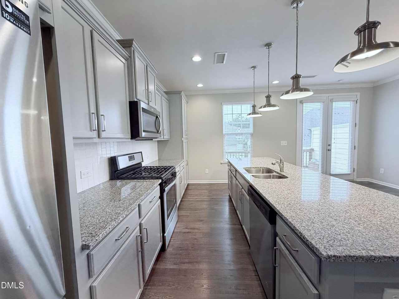 565 Grand Central Sta - Photo 5 of 17